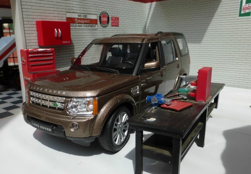 1:24 Land Rover Discovery 4 TDV6 Brown 2015 Scale Welly Diecast Detailed Model - Picture 2 of 4
