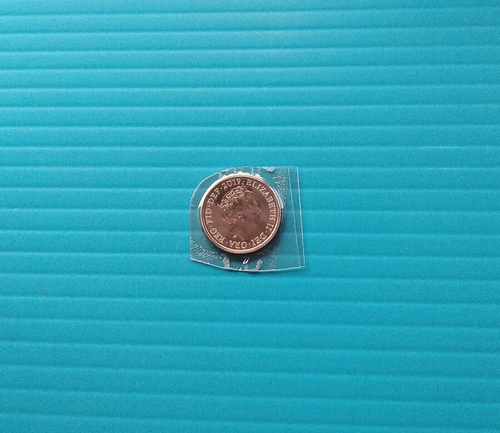 1p Coin. QUEEN ELIZABETH ROYAL SHIELD OF ARMS One Pence Coin 2019. BUNC. - Picture 2 of 2