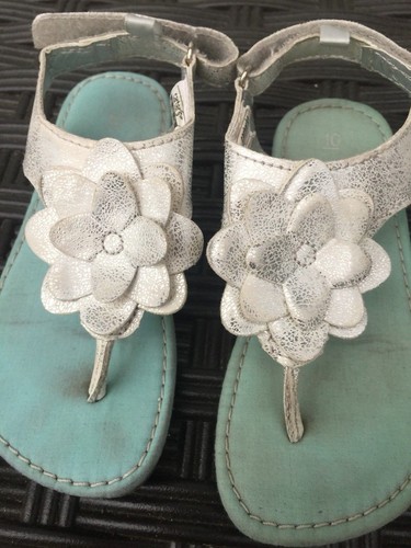 Carter's Silver Layer Flower Sandal - Girl's Size 5 Hook and Loop  - Picture 4 of 7