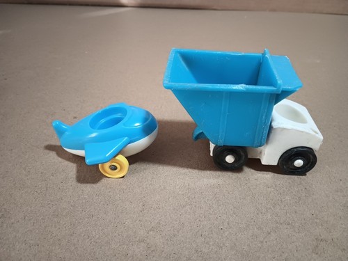 Vintage Fisher Price Lot Little People Figuren Fahrzeuge Flugzeug Zug Dreirad  - Bild 17 von 19