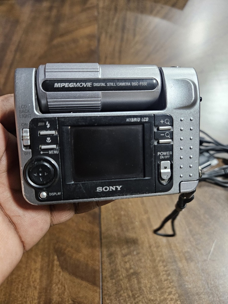 Sony Cybershot DSC F55E MPEG Carl Zeiss Camera With Battery