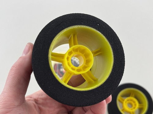 Ellegi PY25M gomme in spugna + cerchio post. Serpent 1:8 SH25 (2pz) modellismo - Imagen 3 de 4