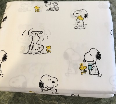 Burkshire Home Snoopy Peanuts Queen Size Sheet Set Pillowcase White Red Doghouse Woodstock