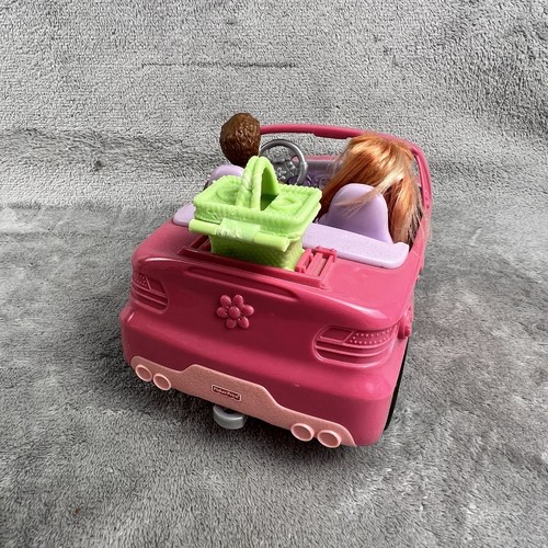 Loving Family Fisher Price Big Lot Includes Furniture, 2 Men, 2 Women + Car - Picture 14 of 16