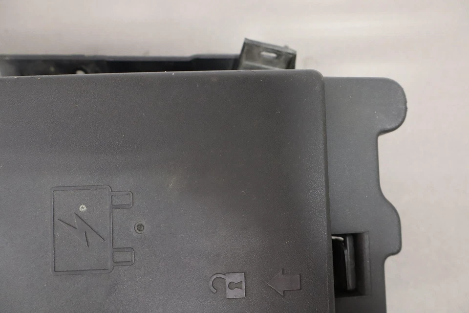 Caja de conexiones relé de fusibles de motor Chevy SSR 2003-2004 Foto 3 de 4