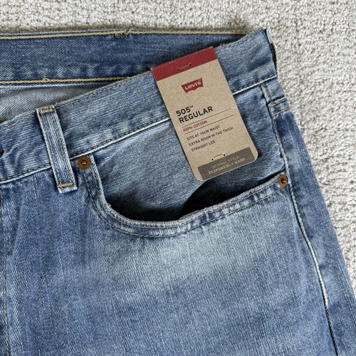 Neu mit Etikett Levi’s 505 Denim blaue Herrenjeans 38 x 32 normale Passform gerades Bein abgenutzt - Bild 4 von 10