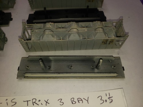 AS IS PARTS LOT OF 3.5" Trix 3 Bay Hopper  N Scale Trains NO TRUCKS SEE PICS 4pc - Picture 12 of 16