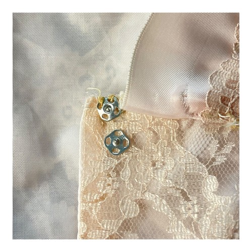 Vintage I. Magnin 2-Piece Peach Lace Peignoir Nightgown & Robe Set - Picture 7 of 15