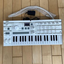 Korg microKORG S Synthesizer Vocoder mit Lautsprechern guter Zustand! Aus Japan