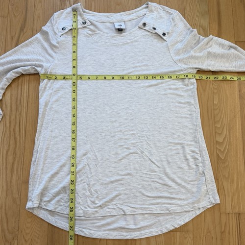 Cabi 6119 Snap Shoulder Pullover Sweatshirt Light Gray Women’s Size Medium - Picture 9 of 9