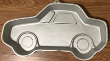 Wilton Vintage 1989 Sporty Car Cake Pan Alumi...