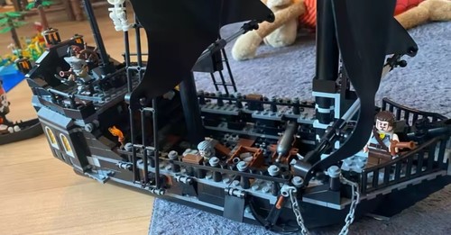 NAVE PIRATI DEI CARAIBI LA PERLA NERA BLOCK MATTONI 875 Pezzi STILE LEGO - Foto 2 di 4