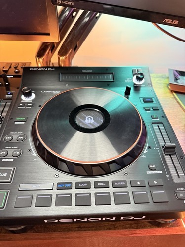 Denon Prime 4+ with Denon LC6000 & Odyusa Prime 4+ Softshell Case - Picture 5 of 6