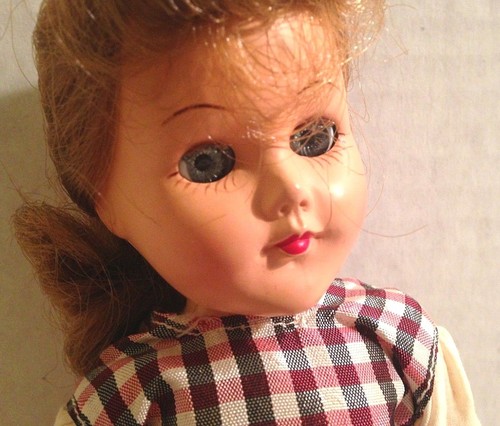 Vintage 1950s doll 10" Mint condition - Picture 3 of 4