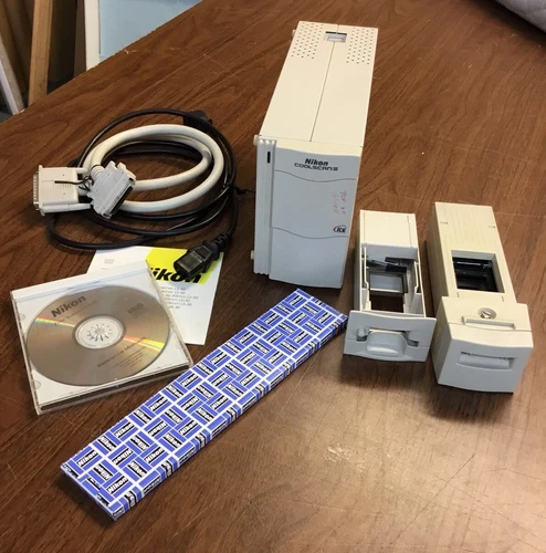 Nikon CoolScan III LS-30 35mm SCSI Film Scanner with Slide Mount Adapter