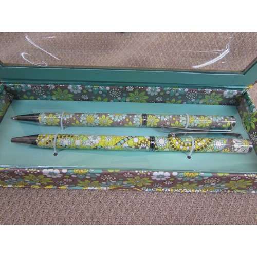 Vera Bradley Pen and Pencil Set Lemon Parfait New - Picture 2 of 10