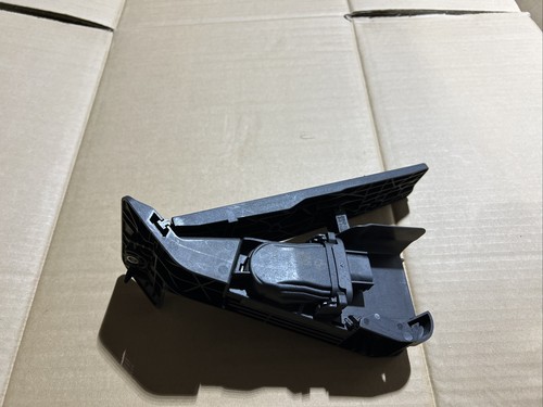 BMW E81/E82/E87/E88 04-13 PEDAL GAS SENSOR 3542-6853176 02 - Picture 2 of 12