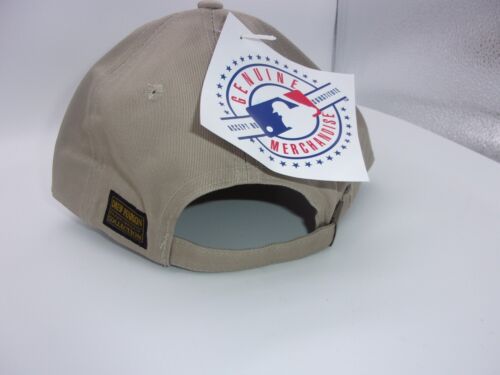 MLB Drew Pearson Championship Collection Correa Ajustable “Campeones” Bronceado - Imagen 2 de 3