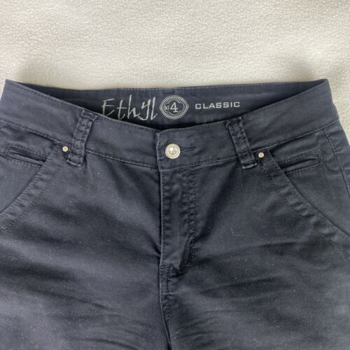 Ethyl klassische schwarze Bermudashorts mit Strassverzierung Größe 4 - Bild 2 von 12