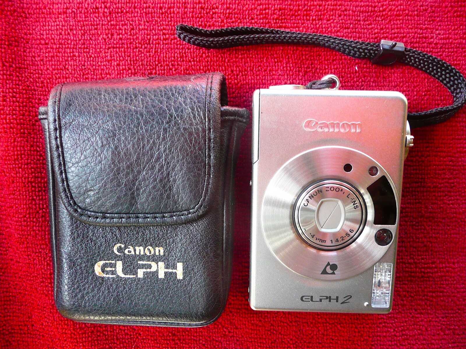 Canon ELPH 2 Point & Shoot Digital Camera & Case Travel Vacation