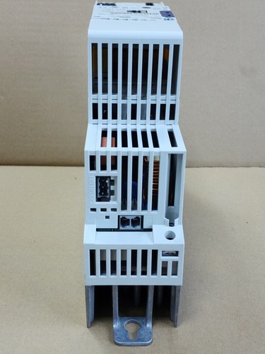 E84AVSCE1122SB0 LENZE FREQUENCY INVERTER 1.1KW MINT CONDITION - Picture 4 of 9