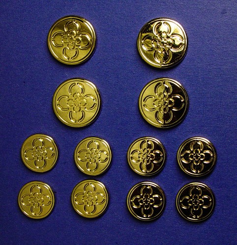 12 CHARTER CLUB SIGNATURE LOGO GOLD TONE SOLID METAL BUTTONS GOOD USED CONDITION - Picture 3 of 10