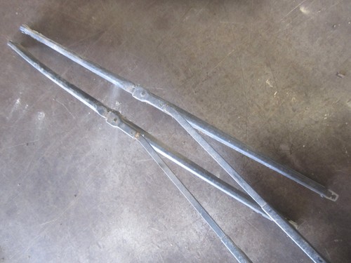 MUSTANG II 2 WINDSHIELD WIPER ARMS W/ BLADE HOLDERS OEM PAIR L@@K - Picture 3 of 4