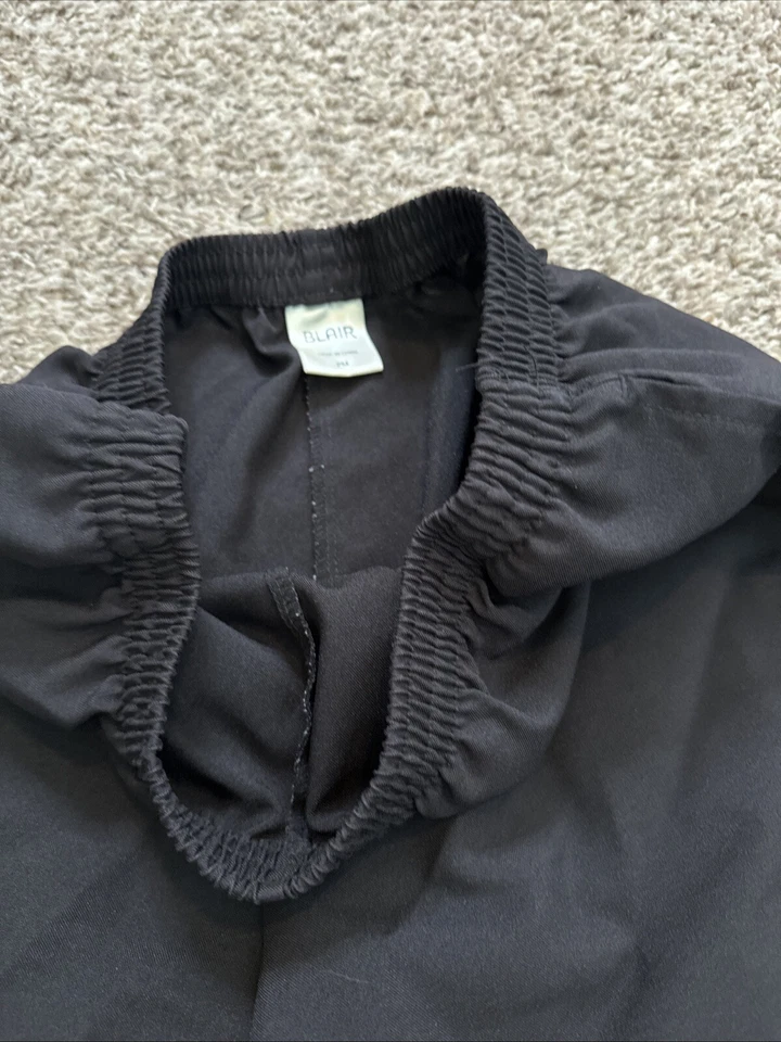 Pantalones cortos Blair para mujer talla PM (medidas 25 X 9) negros cintura elástica bolsillos Foto 4 de 4