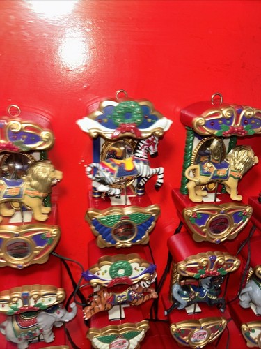 Vintage Mr. Christmas Holiday Carousel Lighted Musical Animals Horses Box - Picture 17 of 24