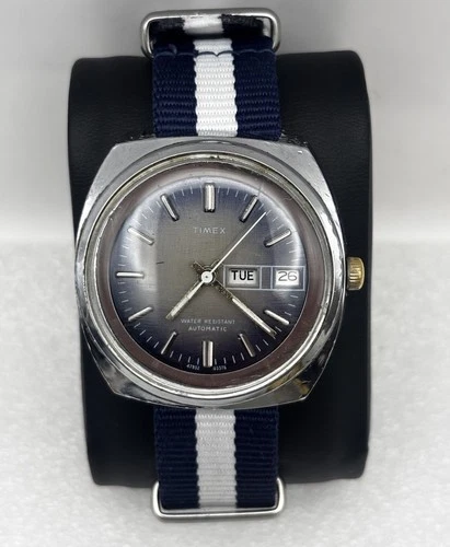 Timex Viscount Men's Blue Day-Date Dial Watch Automatic, Vintage 1970s