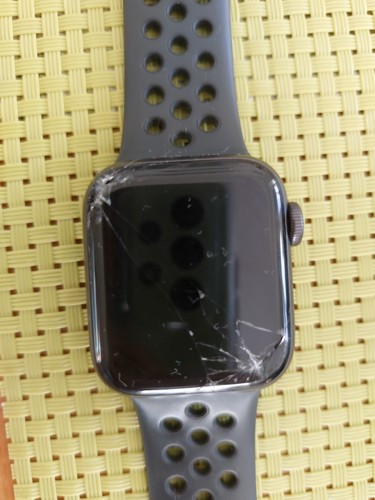 Apple Watch SE Nike - Bild 2 von 4