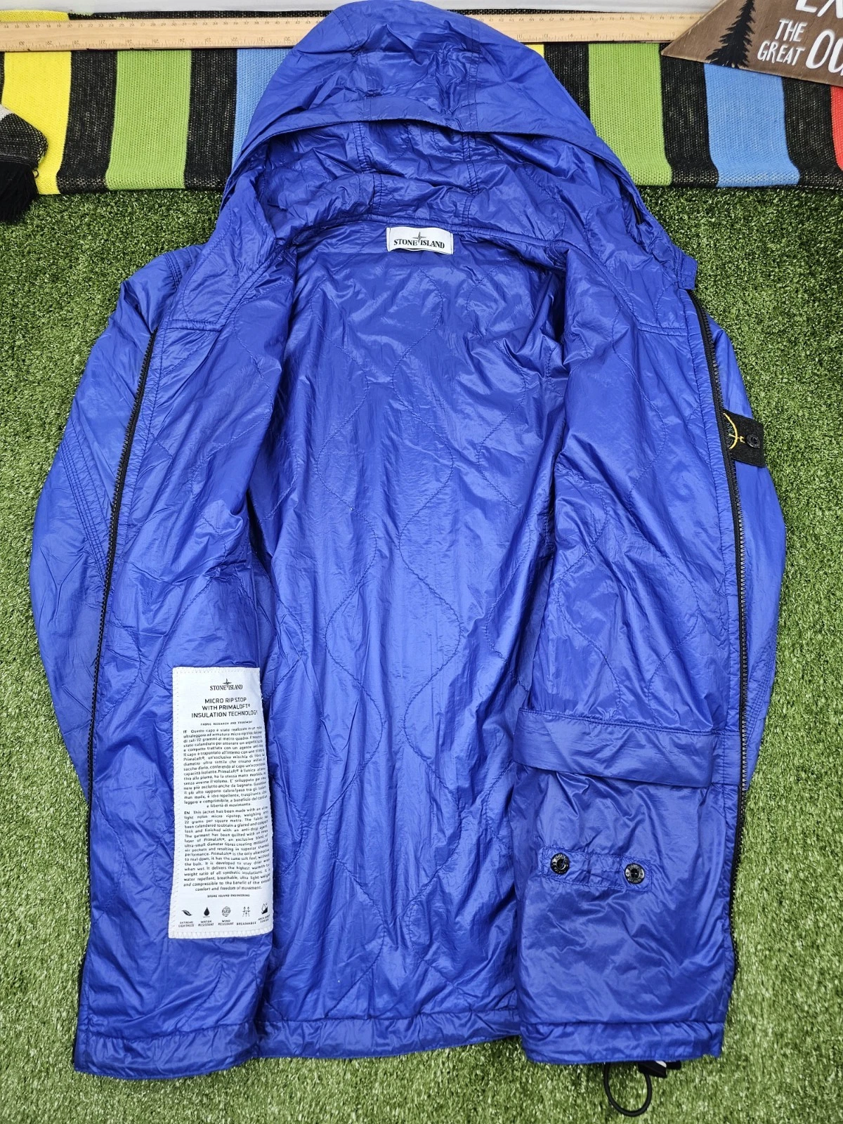 stone island men L micro rip stop primaloft hooded jacket blue full zip packable - product detail image 2