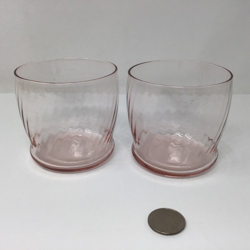 Set 2 bicchieri da succo vintage rosa chiaro depressione vetro 3” design vortice anni '30 - Foto 3 di 3
