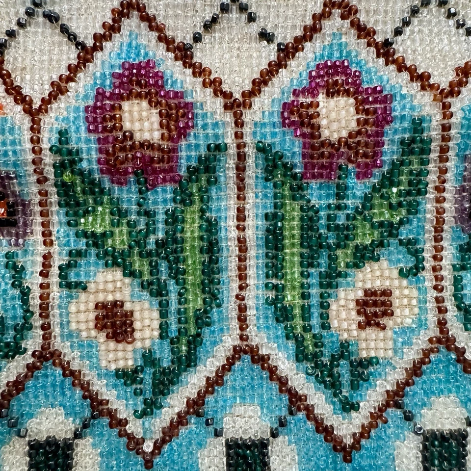 Antiguo Monedero Forrado Micro Cuentas Vidrio Floral Años 20 Marco Plateado Alemania Deco Foto 2 de 4