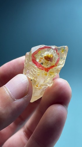 Petroleum Quartz Point Natural Moving Water Bubble Inside | Collector's Specime - Video 1 di 1