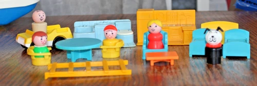 Vintage Fisher Price Little People Neighborhood #2551 Pieces
