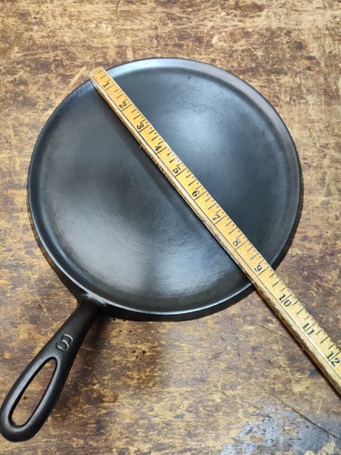 "Fully Restored" GRISWOLD CAST IRON #8 Griddle Pan Large Logo Seasoned - Picture 6 of 7