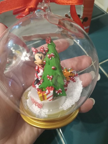 RARO SET 2 ORNAMENTI GLOBO NEVE TOPOLINO & MINNIE DISNEY STORE DATATO 2010 vetro - Foto 7 di 15