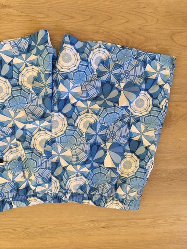 Vineyard Vines Mens Swim Trunks Shorts Size 2XL Shorts Beautiful Blue Colors EUC - Picture 5 of 14