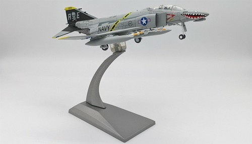 F-4B Phantom II escala 1:100 esquema de boca de tiburón "Jolly Rogers" USS Roosevelt - Imagen 8 de 12