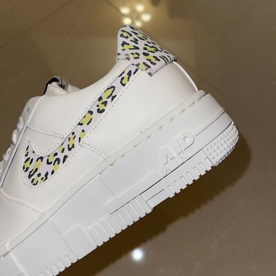 DH9632 101]Nike WOMEN'S NIKE AIR FORCE 1 PIXEL SE ANIMAL CASUAL