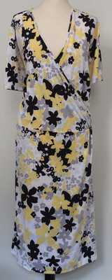* zauberhaftes Wickeloptik Sommer V- Kleid Gr. 54 2XL Neu Blumenmuster Daxon