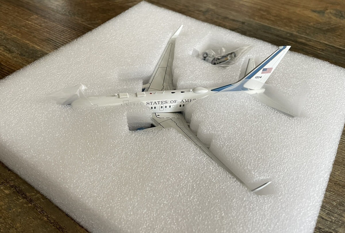 BRAND NEW GEMINI JETS 1:200 scale U.S. AIR FORCE BOEING C