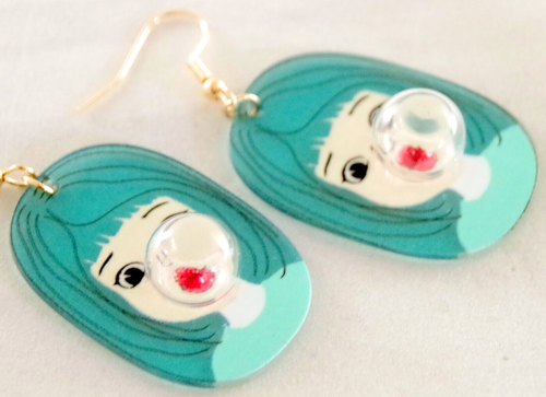 Absolutely Adorable! 3-D GIRL BLOWING BUBBLE/ GUM ACRYLIC DROP DANGLE EARRINGS - Picture 12 of 18