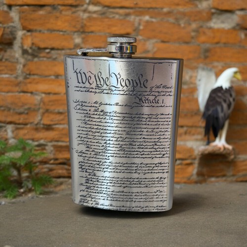 Frasco de acero inoxidable We the People de 8 oz - Imagen 8 de 10