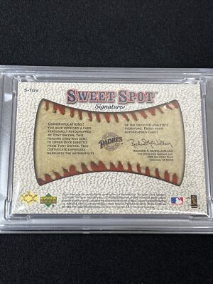 2001 Upper Deck Sweet Spot - Signatures Tony Gwynn #S-TGW (AU) for