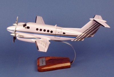 Beechcraft B200 Super King Air Desk Display Private Wood Model 1/24 AV Airplane