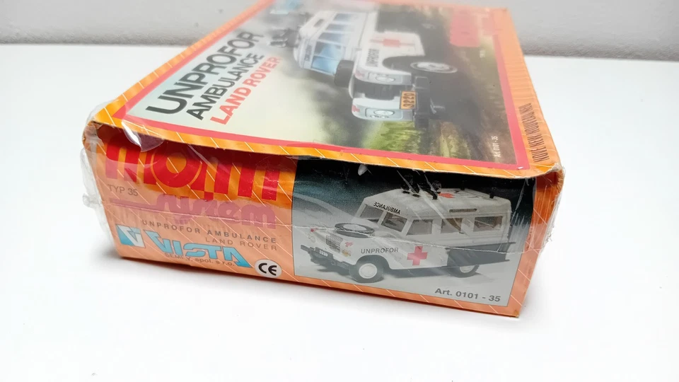 Monti System Unprofor Ambulance Land Rover Scala 1/35 Model Kit - Immagine 3 di 4