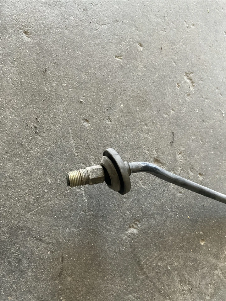 Línea de freno delantero izquierdo Infiniti M35 M45 06-10 46242-EH110 Foto 3 de 3