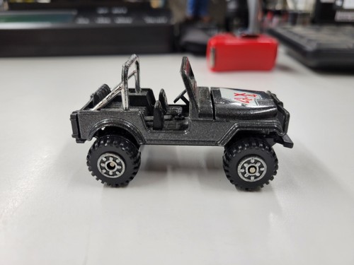 Vintage Jeep 4x4 Roader. Metal Body. Hood Opens. Unbranded - Picture 3 of 9